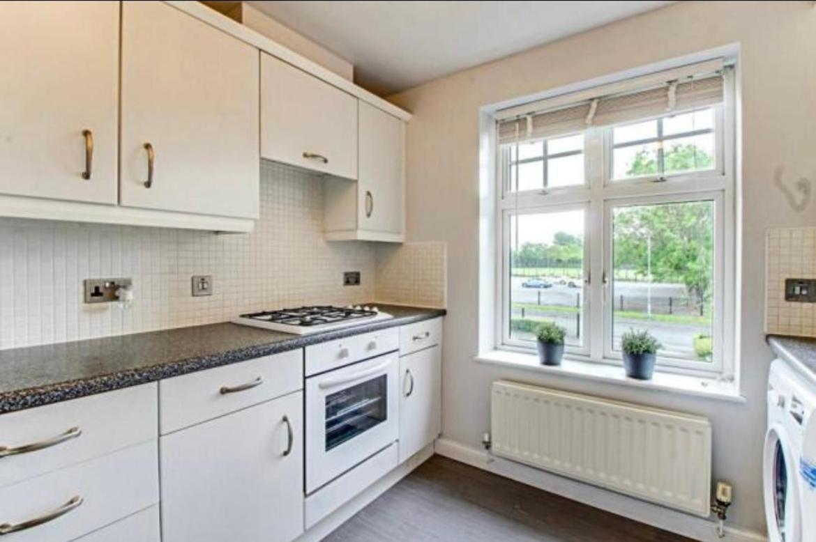 The Wickets - 2 Bedroom Apartment Overlooking Cricket Club Marton-in-Cleveland 외부 사진