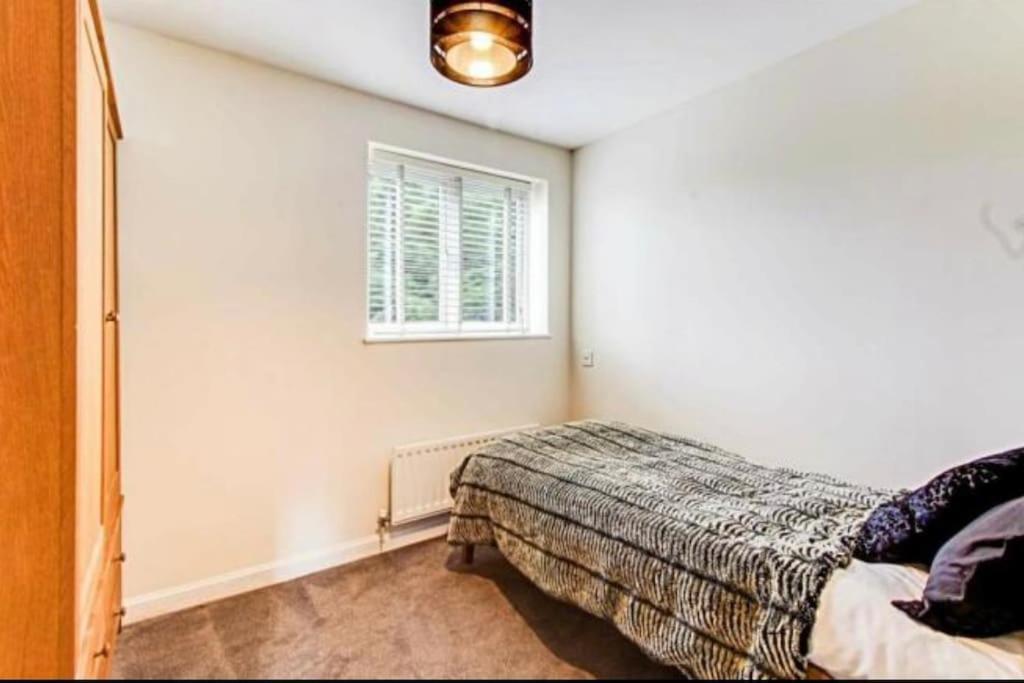 The Wickets - 2 Bedroom Apartment Overlooking Cricket Club Marton-in-Cleveland 외부 사진