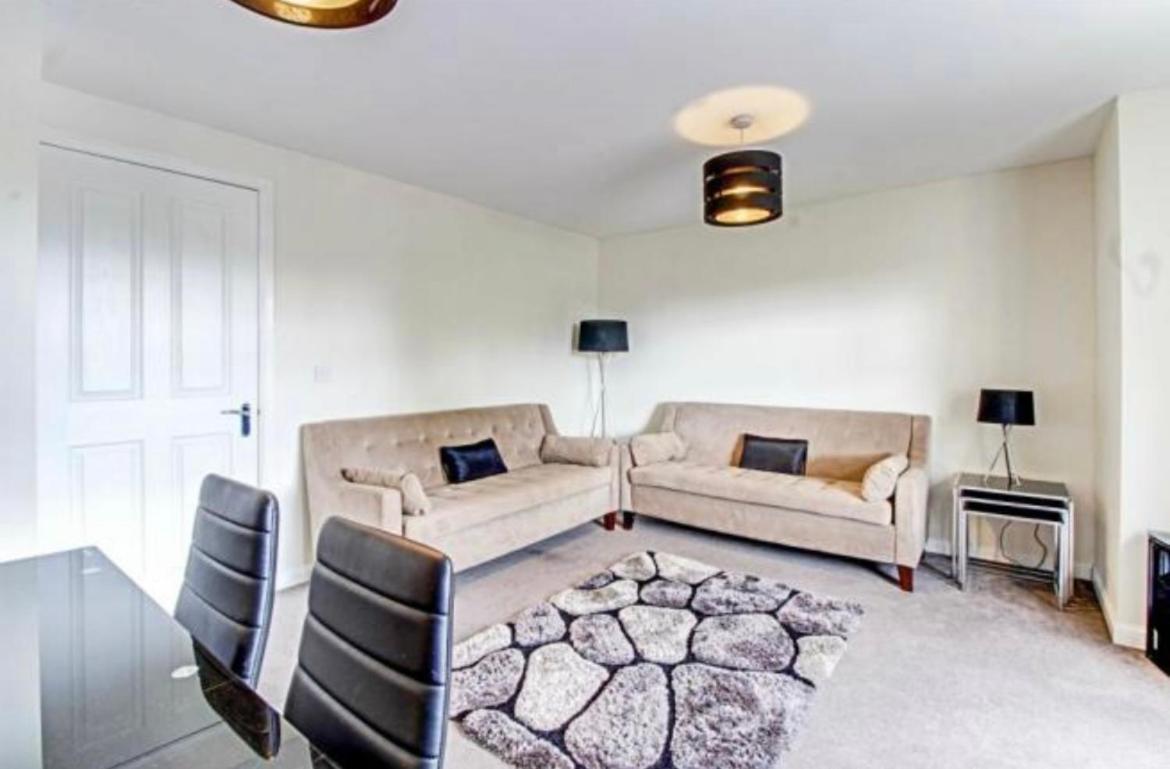 The Wickets - 2 Bedroom Apartment Overlooking Cricket Club Marton-in-Cleveland 외부 사진